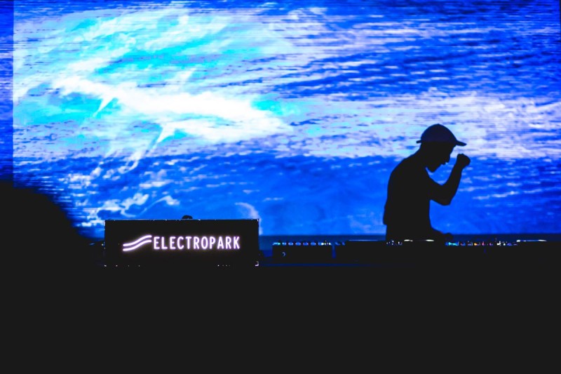 Musica elettronica e il ruolo delle città. Lo spazio urbano nel prossimo futuro cover