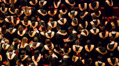L'età dell'inadeguatezza. Università: dalla condivisione all'autopromozione cover