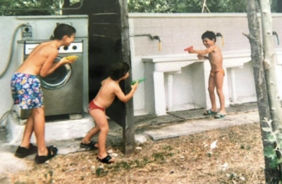 Pictures from Italian profiles: cosa succede quando l’album di foto casalingo si apre al mondo cover