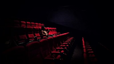 Perché non c'è neanche una donna nelle direzioni dei teatri italiani? cover