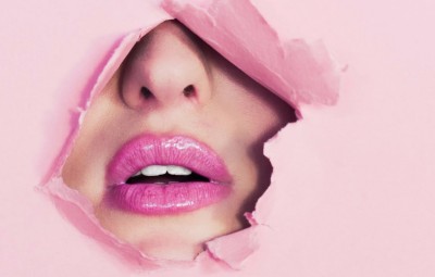 L'iper sessualizzazione della donna emancipata cover