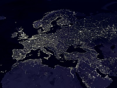 Un bootstrap tra tragedia e agnizione: l'Italia che la mia generazione non ha mai conosciuto cover