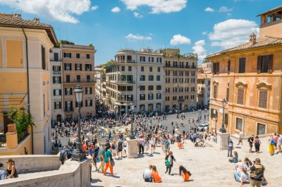 Qual è il reale valore del turismo in Italia? cover
