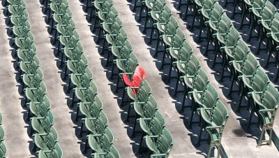 Nessuno tocchi quei 600 euro: il mondo sommerso delle finte partite IVA cover