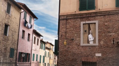 L'Italia è piena di case vuote, abbiamo bisogno di un piano per riabitarle cover