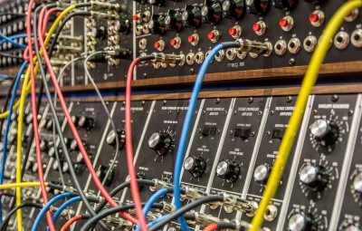Come si ascolta la musica eventuale, oggetti e strategie per vivere la superficie acustica cover