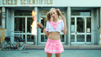 Bitch 2.0: da Chadia Rodriguez a Madame, l’autorappresentazione femminile nella trap italiana cover