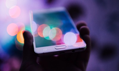 Dobbiamo salvare i moderatori dai contenuti online: una proposta di 'moderazione territoriale' cover