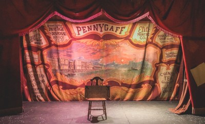 Sull'orlo del baratro, la crisi del teatro è prima di tutto la crisi dei suoi lavoratori cover