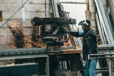La fabbrica dei sogni: alla ricerca di una coscienza collettiva cover