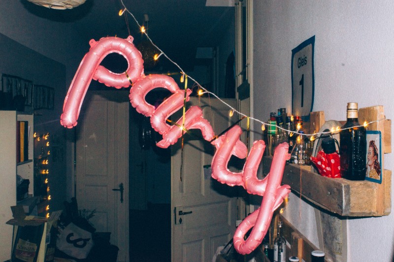 8 consigli per organizzare un book party di successo cover